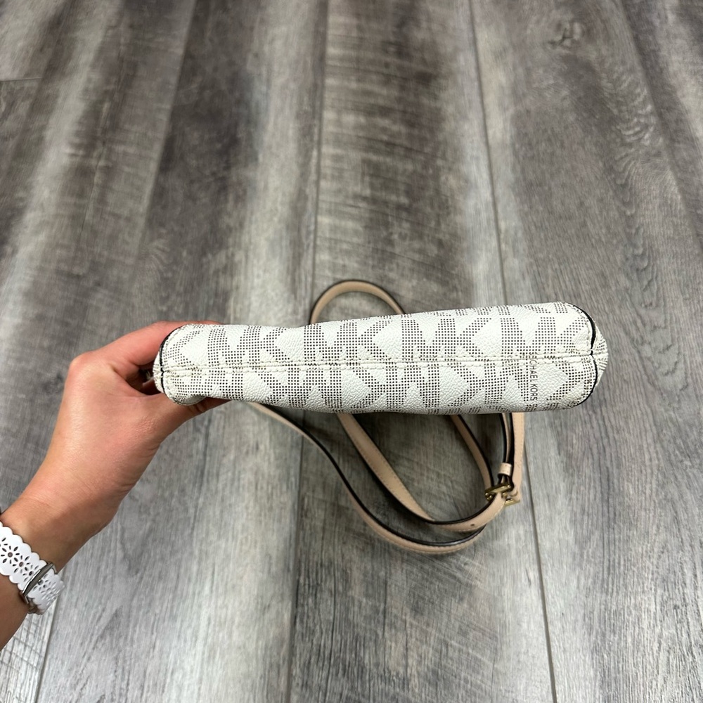 Michael Kors Cream Print Satchel - Picture 9 of 13